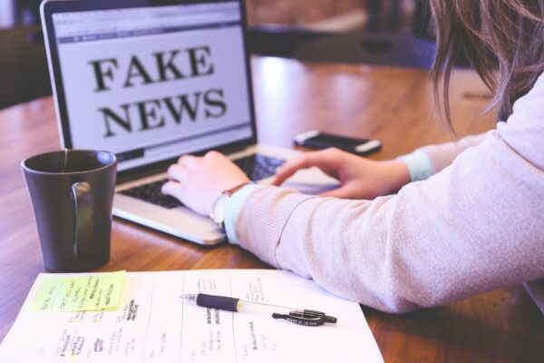 fake-news-g934badd5a_1920